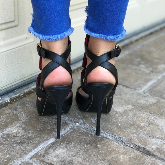 NIB Black Smooth Leather Boho Chic Tassel Heels - Picture 4 of 8